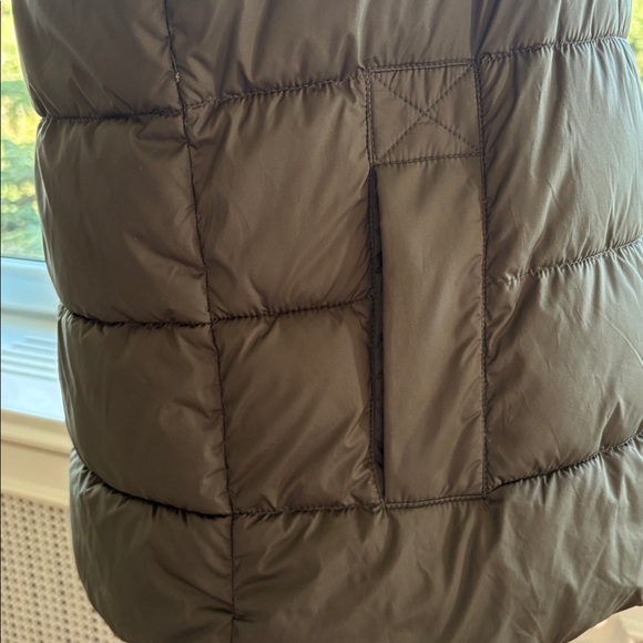 Zara Khaki lightweight Puffer Vest with Hood medium size - Picture 2 of 7